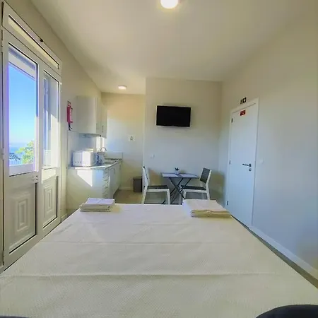 - New Botanic Garden Petit