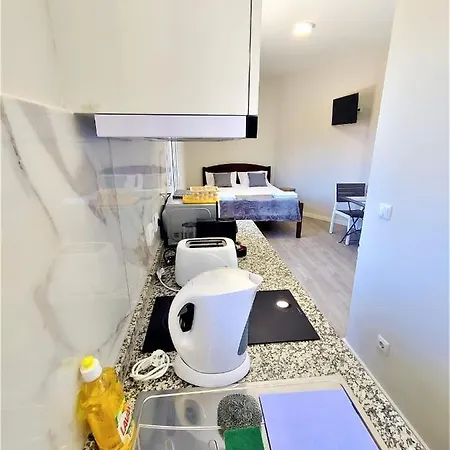 - New Botanic Garden Petit