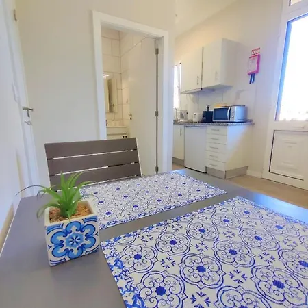 - New Botanic Garden Petit