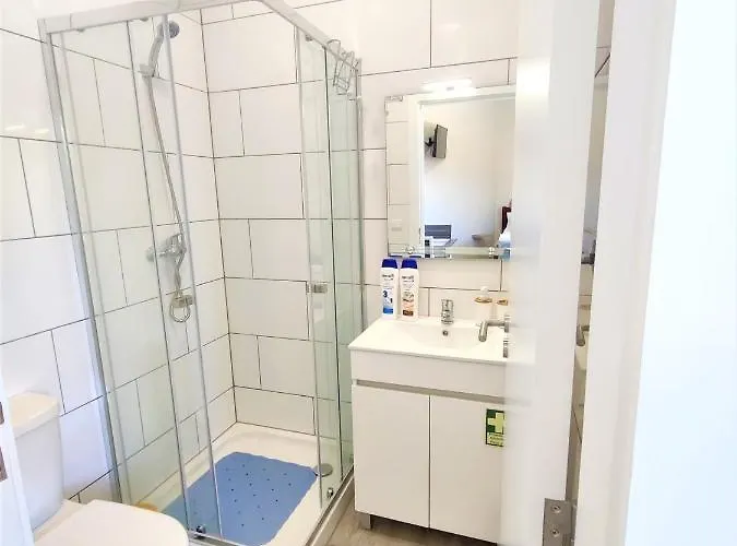 - New Botanic Garden Petit