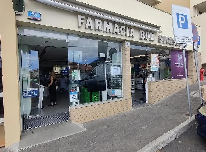 - New Botanic Garden Petit