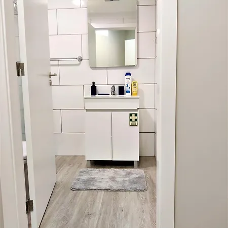 - New Botanic Garden Petit