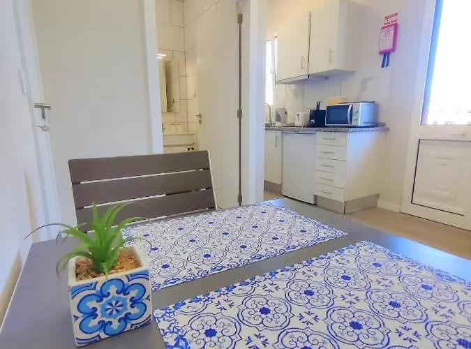 - New Botanic Garden Petit